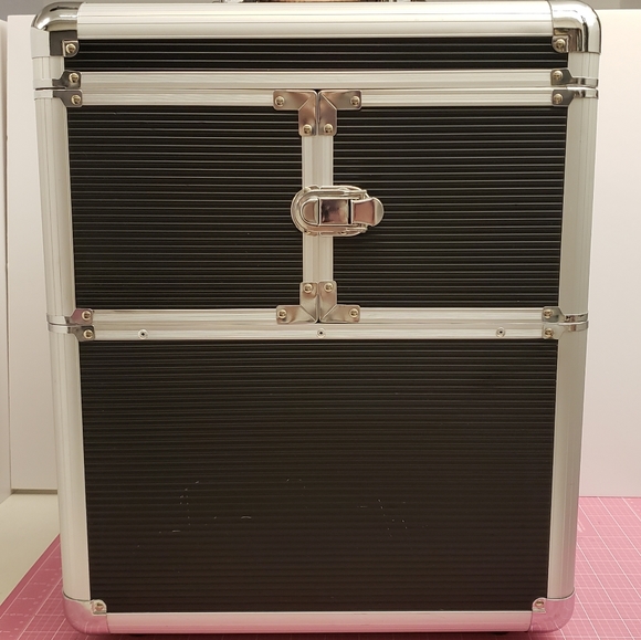 Rolling Cosmetic Case For Make Up Artist - Picture 4 of 7